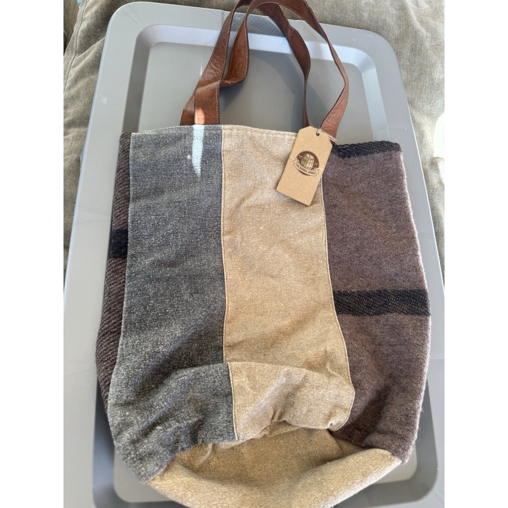 NWT .OBS Canvas and‎ Leather BagTote Bag